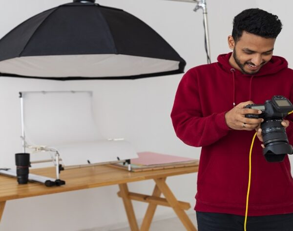 medium-shot-specialized-photographer-working-studio medium-shot-specialized-photographer-working-studio